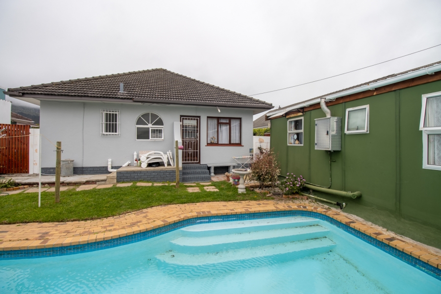 4 Bedroom Property for Sale in Fish Hoek Western Cape